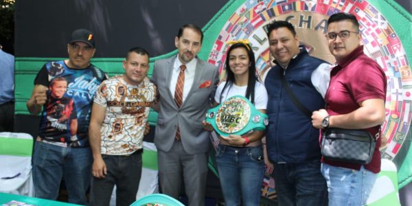 Jacky Calvo, la flamante campeona silver del WBC