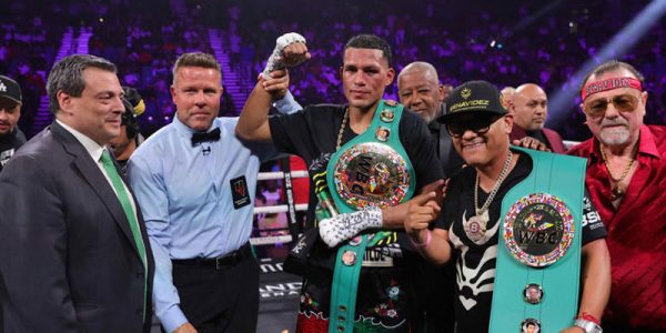 Benavidez permanecerá como campeón interino semicompleto del WBC