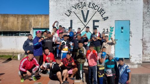 “Boxeo sin fronteras”: Pueblo Boxing dona material al Penal N°15 de Batán