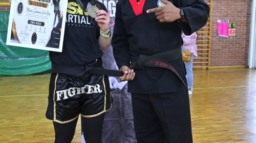 Medallas del WBC para jóvenes estrellas del karate