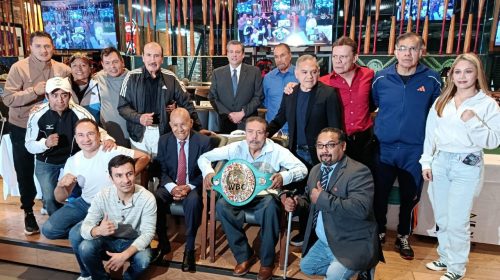 Pintor fue homenajeado y Chiquita Promotions presentó próxima cartelera en el Martes de Café del WBC