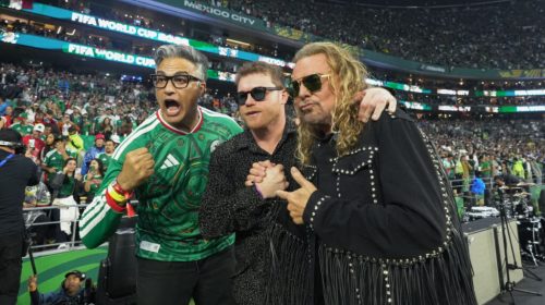 Canelo Álvarez arengó al Tri en el entretiempo del México vs. Inglaterra: “Esto es México!”