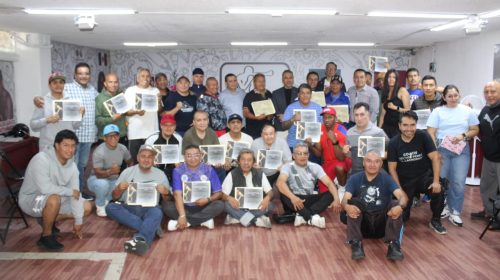 Reconocen la trayectoria y labor de entrenadores en la Comisión de Box de la CDMX