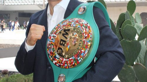 William «Camarón» Zepeda recibe el primer anillo de campeón del WBC