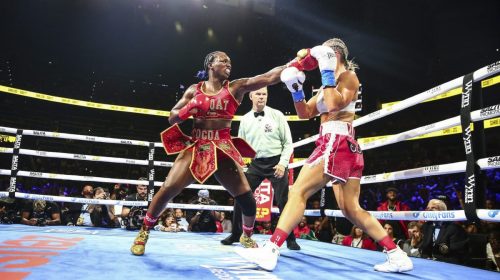 Claressa Shields vuelve a las 160 libras y conquista dos títulos mundiales