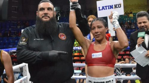 Kenia Enríquez domina a Luz Elena Aguilar y vuelve a levantar la mano